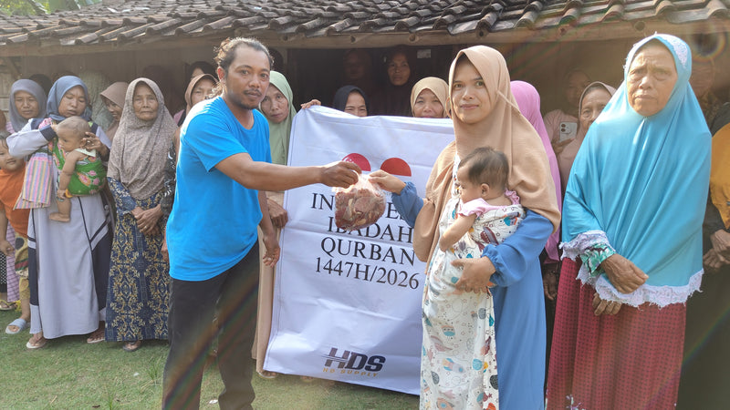 Volunteers distributing food parcels