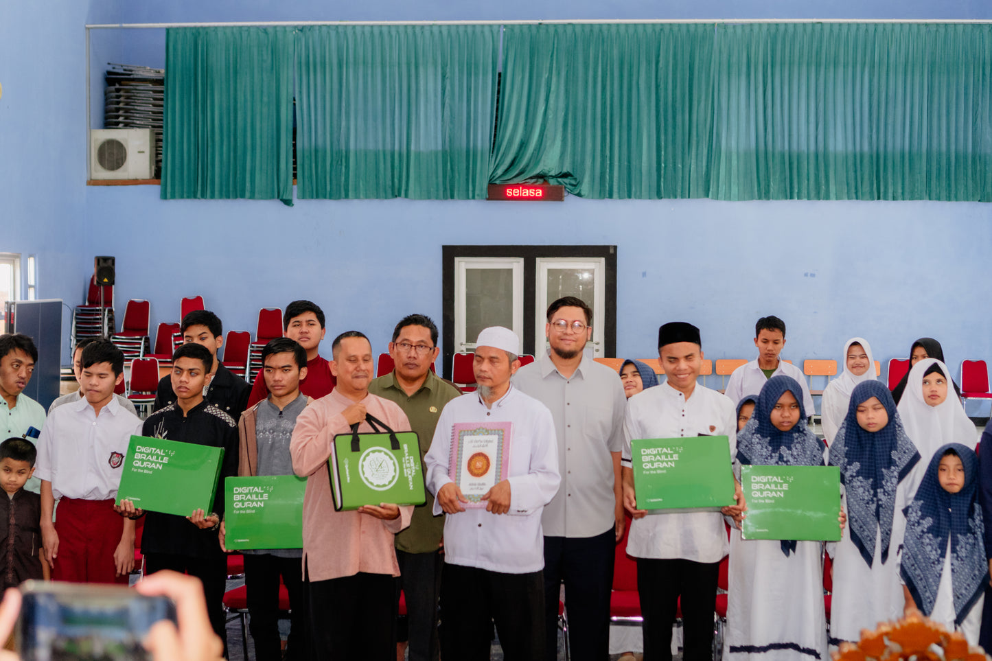 Waqaf Quran Braille for Blind Muslims